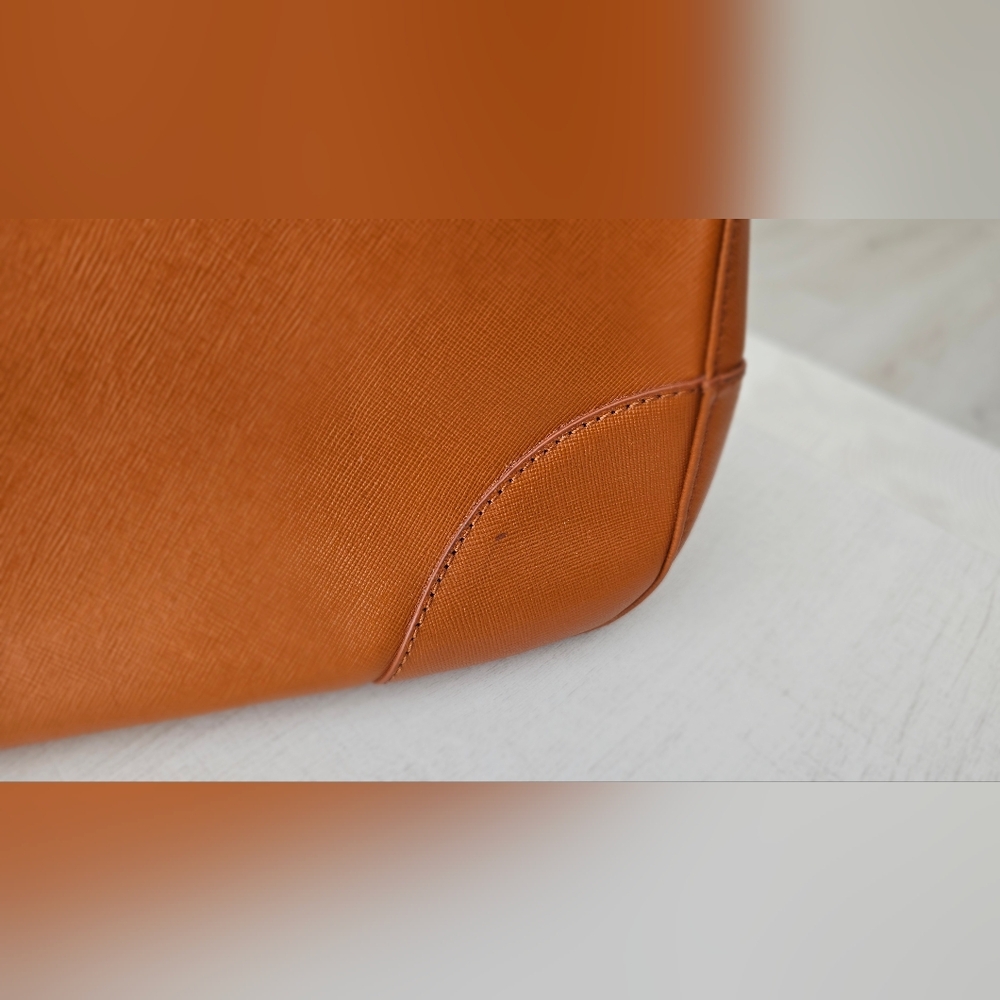 Tory Burch Cognac Leather Tote with Gold Logo - Picture 8 of 8